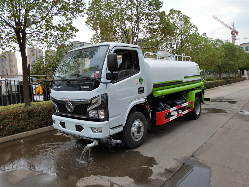程力威牌CLW5070GSSD6型灑水車-5立方灑水車價格報價-程力集團 程力威牌CLW5070GSSD6型灑水車-5立方灑水車價格報價-程力集團